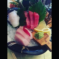รูปภาพถ่ายที่ Sushi Zen โดย Candace G. เมื่อ 10/6/2015
