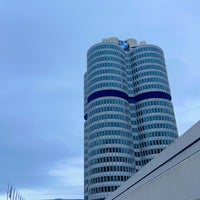 Снимок сделан в BMW-Hochhaus (Vierzylinder) пользователем SULIMAN 2/17/2023