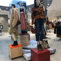 Photo taken at Topshop by B_Violet on 10/26/2019