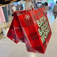 Photo taken at Bath &amp;amp; Body Works by B_Violet on 11/11/2023