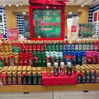 Photo taken at Bath &amp;amp; Body Works by B_Violet on 11/11/2023