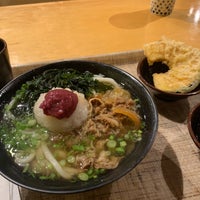 Photo taken at U:DON Fresh Japanese Noodle Station by Michele B. on 9/28/2019