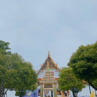 Photo taken at Wat Rakang by Ihsekat P. on 7/30/2023