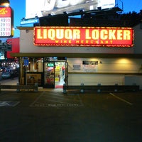 7/18/2014 tarihinde Liquor Lockerziyaretçi tarafından Liquor Locker'de çekilen fotoğraf