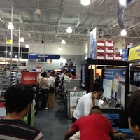 Photo taken at Best Buy by Rick on 11/23/2012