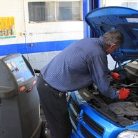 รูปภาพถ่ายที่ Hayes Family Auto Repair โดย Hayes Family Auto Repair เมื่อ 5/29/2013