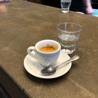 Foto diambil di Coava Coffee Roasters | Public Brew Bar &amp;amp; Roastery oleh Tariq I. pada 3/24/2018