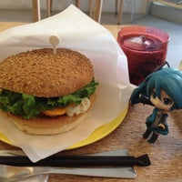 Photo taken at ゴッドバーガー by キャンタロー 瀬. on 10/12/2012