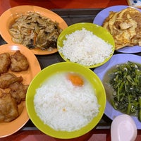 Photo taken at Taman Jurong Market &amp;amp; Food Centre by colemomok on 7/29/2022