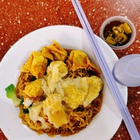 Photo taken at Yuhua Market &amp;amp; Hawker Centre by colemomok on 8/16/2020