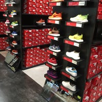 Nike Factory Store - Tienda de artículos deportivos en Montigalà