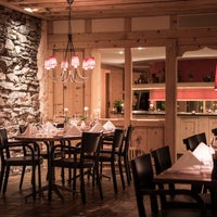 Photo prise au Restaurant Taverne - Hotel Interlaken par Restaurant Taverne - Hotel Interlaken le10/25/2016