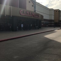 Photo taken at Cinemark by 😜 HugMe🇸🇦 on 10/21/2018