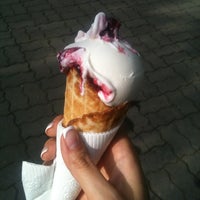 7/25/2013에 Seidana D.님이 Fresco ice-cream van에서 찍은 사진