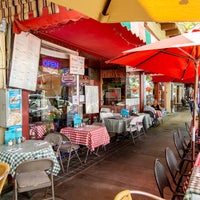 Foto diambil di Gumba&amp;#39;s Italian Restaurant oleh Gumba&amp;#39;s Italian Restaurant pada 9/27/2018
