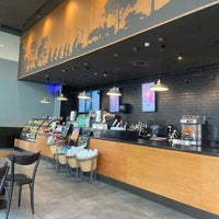 Foto tirada no(a) Starbucks por Hamed. em 5/14/2024