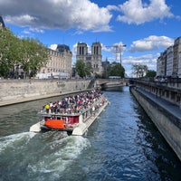 Photo taken at La Seine by 𝚝𝚛𝚞𝚖𝚙𝚎𝚛 . on 4/29/2024