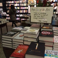Photo taken at Hatchards by 𝚝𝚛𝚞𝚖𝚙𝚎𝚛 . on 10/25/2015