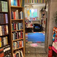 Photo taken at The English Bookshop by 𝚝𝚛𝚞𝚖𝚙𝚎𝚛 . on 10/15/2021