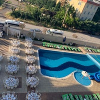 รูปภาพถ่ายที่ Elegance Resort Hotel โดย Hakan Yalnız เมื่อ 6/29/2019