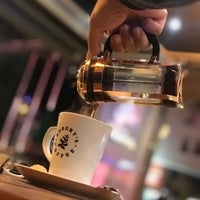 รูปภาพถ่ายที่ Robert&amp;#39;s Coffee โดย Özel Ö. เมื่อ 10/30/2021