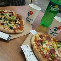 Photo taken at Domino&amp;#39;s Pizza by Yeliz ş. on 9/18/2016