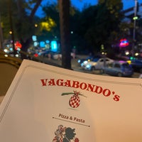 รูปภาพถ่ายที่ Vagabondo&amp;#39;s Pizzeria &amp;amp; Ristorante โดย FAY เมื่อ 8/17/2022