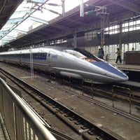 Photo taken at JR Shin-Ōsaka Station by Pakawat C. on 5/2/2013