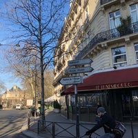 Photo taken at Le Luxembourg Brasserie by Renaud F. on 3/6/2018