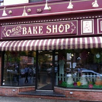5/9/2013に🚍Bill🚍 V.がCarlo&amp;#39;s Bake Shopで撮った写真