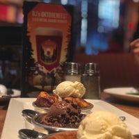 Photo taken at BJ&amp;#39;s Restaurant &amp;amp; Brewhouse by NA🔮 on 9/20/2019
