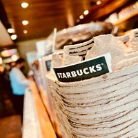 Photo taken at Starbucks by Mauricio V. on 10/19/2022