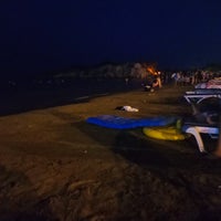 Photo taken at Mavi Beyaz Otel &amp;amp; Beach Club by Selinn Y. on 8/13/2023