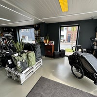 รูปภาพถ่ายที่ Autocenter De Rudder - Thule Shop โดย Geoffrey B. เมื่อ 5/23/2023