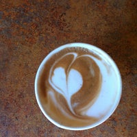 4/2/2013에 Prachi R.님이 Jitterz Coffee &amp;amp; Cafe에서 찍은 사진