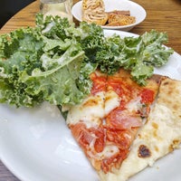 Photo taken at PIZZA SALVATORE CUOMO &amp;amp; BAR 新宿 by naicoco on 12/3/2021