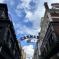 รูปภาพถ่ายที่ Carnaby Street โดย عـهود เมื่อ 3/4/2024