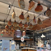 Photo taken at Eataly by Marta D. on 7/29/2023
