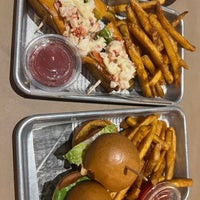 Foto scattata a Holy Crab Cajun Seafood Restaurant da Melissa T. il 12/30/2022