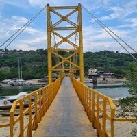 Photo taken at Suspension Bridge Lembongan - Ceningan by Артем М. on 3/23/2023