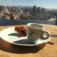 Foto tirada no(a) Mando cafe (Panorama) por djidji em 3/12/2020