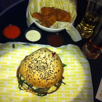 Foto diambil di Chelsea beer &amp;amp; food oleh Liz G. pada 1/8/2014