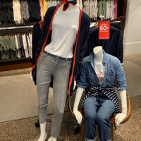 Photo taken at Banana Republic by Jessica L. on 7/18/2019