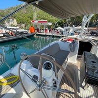 Foto scattata a Martı Marina &amp;amp; Yacht Club da Serkan C. il 10/13/2023