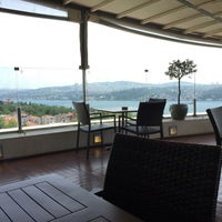 Foto scattata a Summit Bar &amp;amp; Terrace da Serkan C. il 6/19/2016