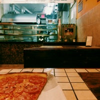 2/22/2017 tarihinde Marco C.ziyaretçi tarafından Rizzo&amp;#39;s Fine Pizza'de çekilen fotoğraf
