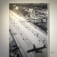Foto scattata a Leica Store and Gallery Los Angeles da Kateryna Z. il 2/6/2021