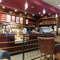 Photo taken at Costa Coffee | كوستا by Safy on 12/11/2017