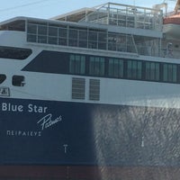 Das Foto wurde bei Blue Star Ferries Piraeus Central Office - Gelasakis Shipping Travel Center von George N. am 8/1/2015 aufgenommen