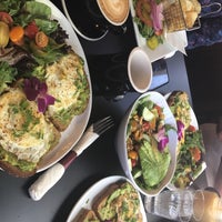 รูปภาพถ่ายที่ AmeriBrunch Cafe โดย Haweda เมื่อ 7/17/2019